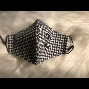 Adjustable Face Mask.